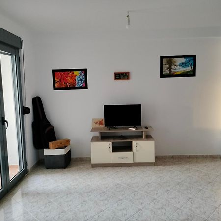 Taurasi Red Saranda Apartment Екстериор снимка