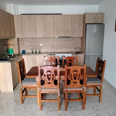 Taurasi Red Saranda Apartment Екстериор снимка