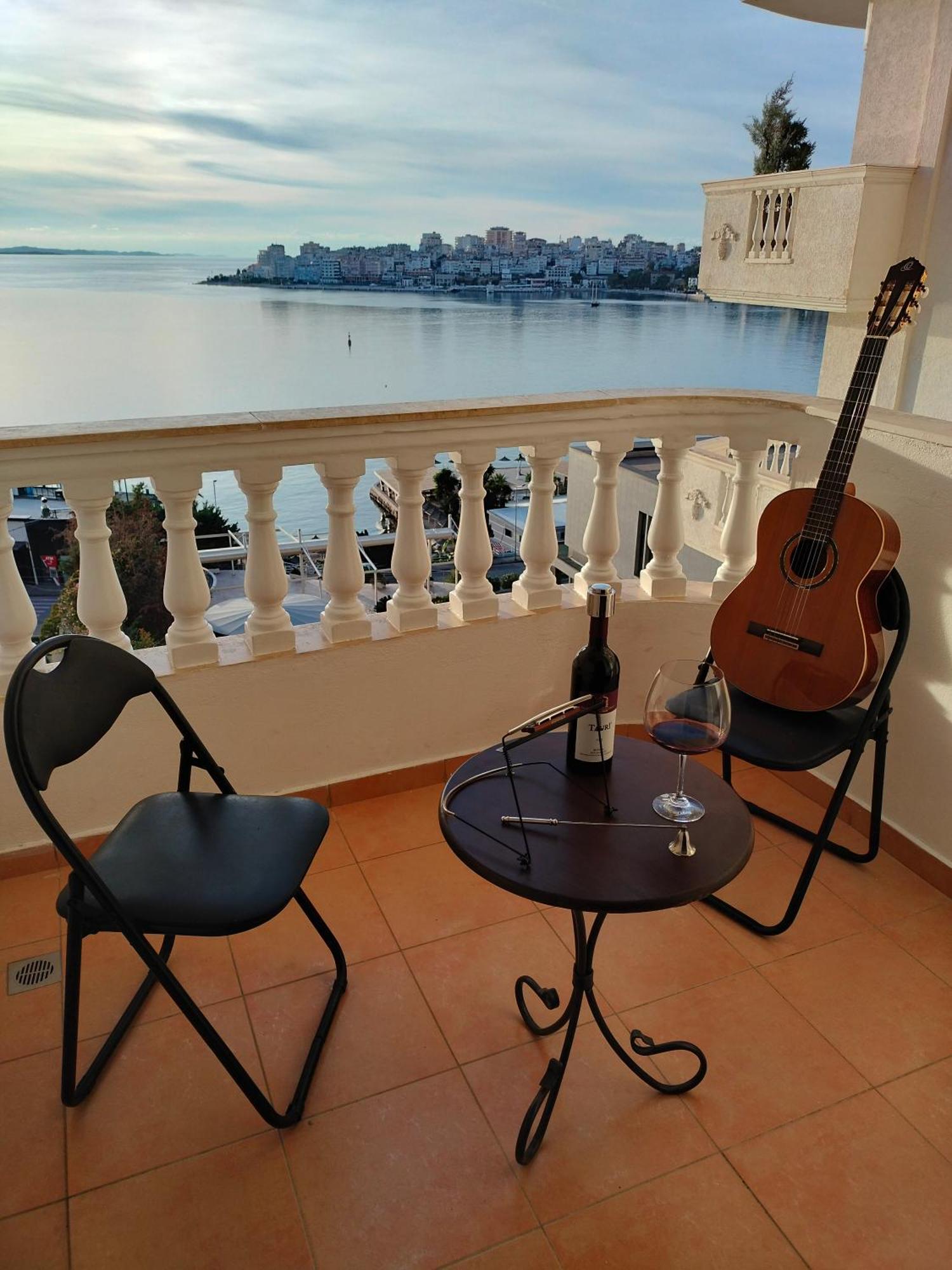 Taurasi Red Saranda Apartment Екстериор снимка