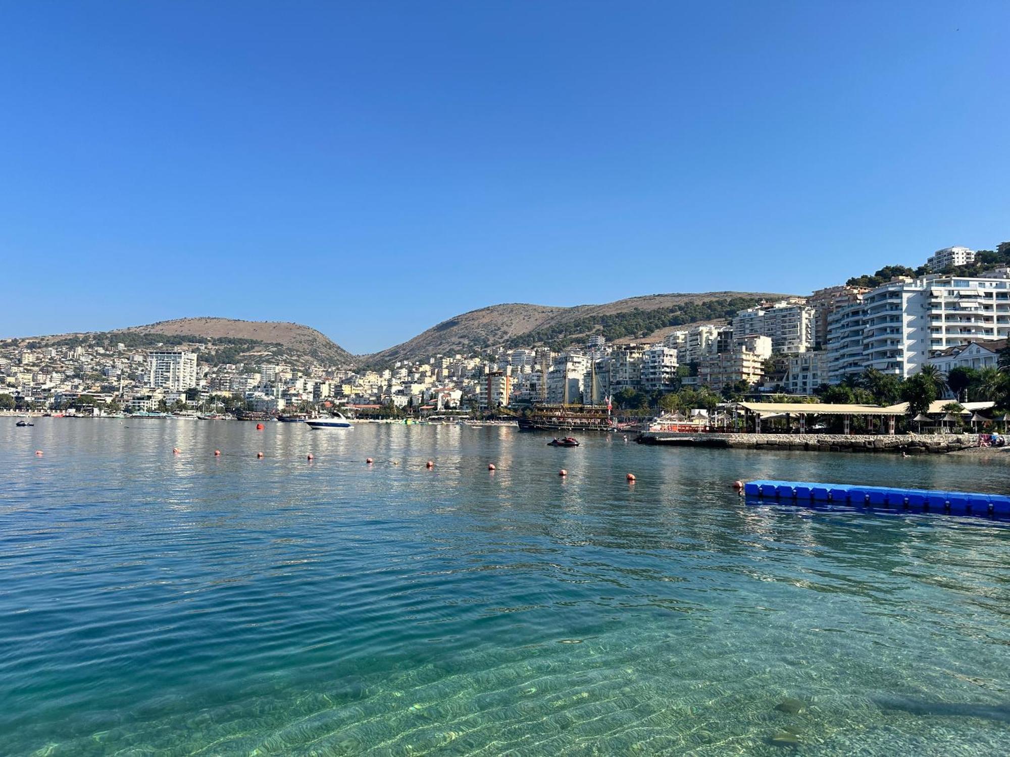 Taurasi Red Saranda Apartment Екстериор снимка